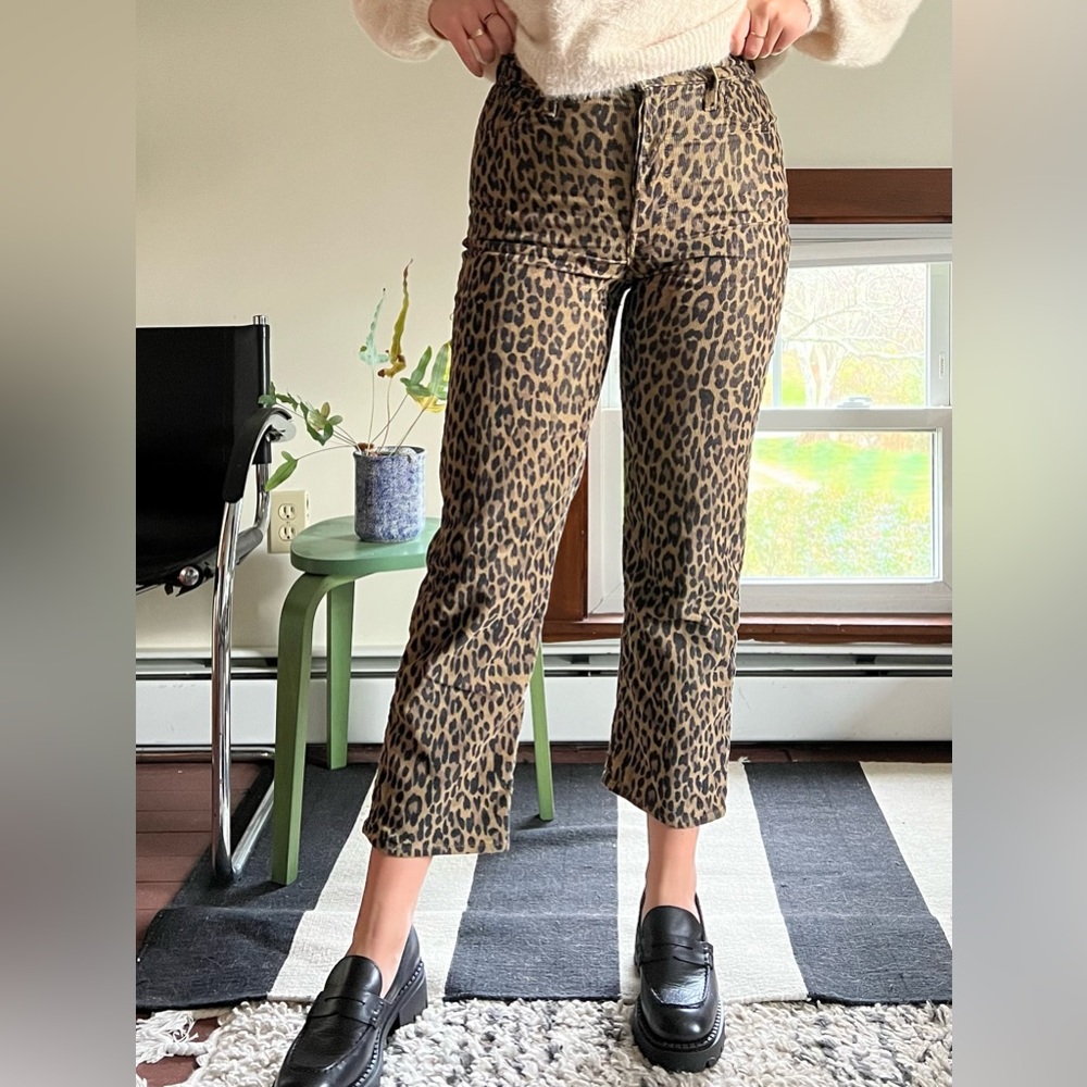 Levi’s Ribcage Cheetah Corduroy Pant
